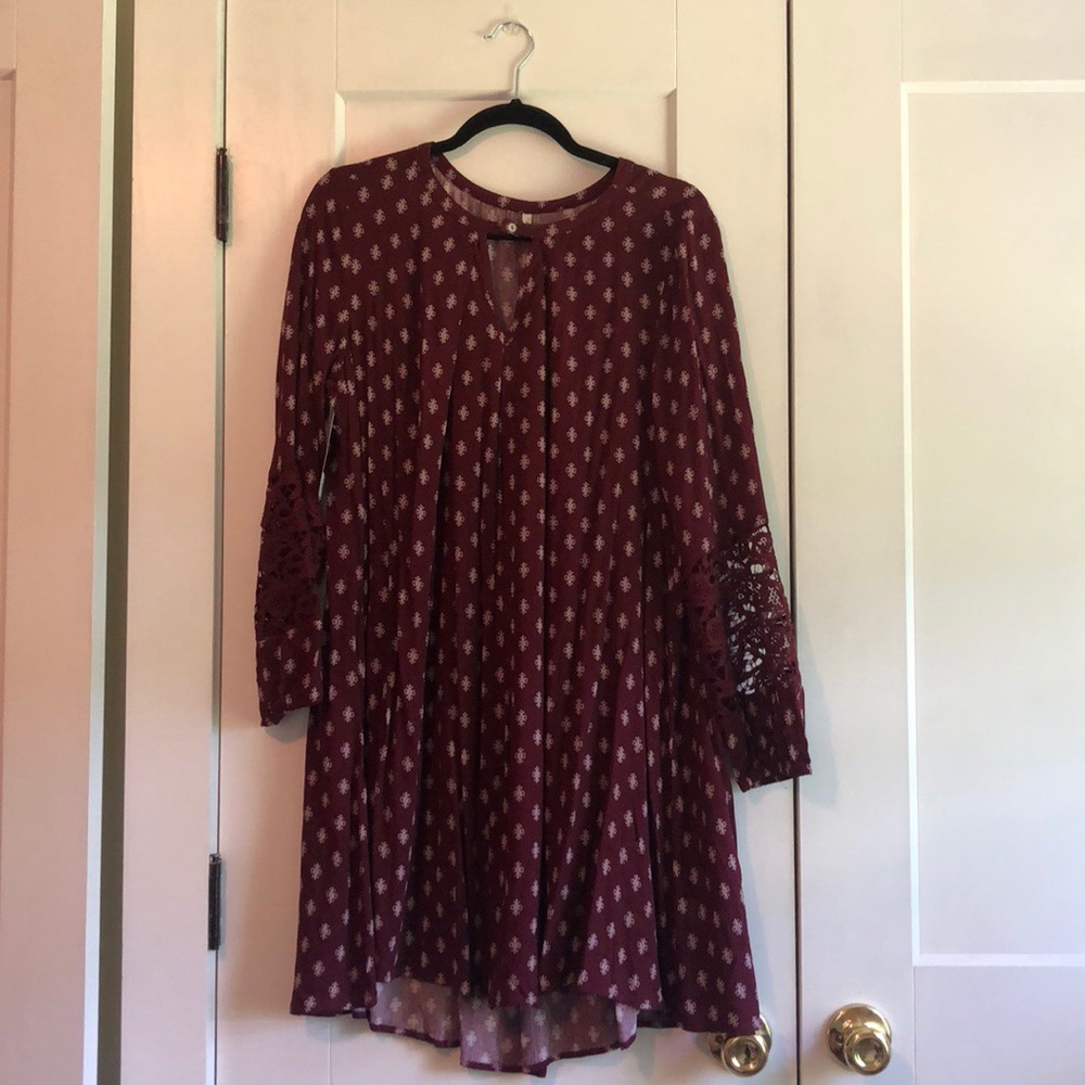 Size Small- Quarter Sleeve Burgundy Dress